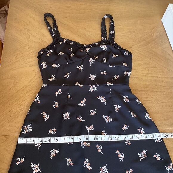 Urban Outfitters Black Floral Mini Summer Dress Size 6 - Picture 11 of 13